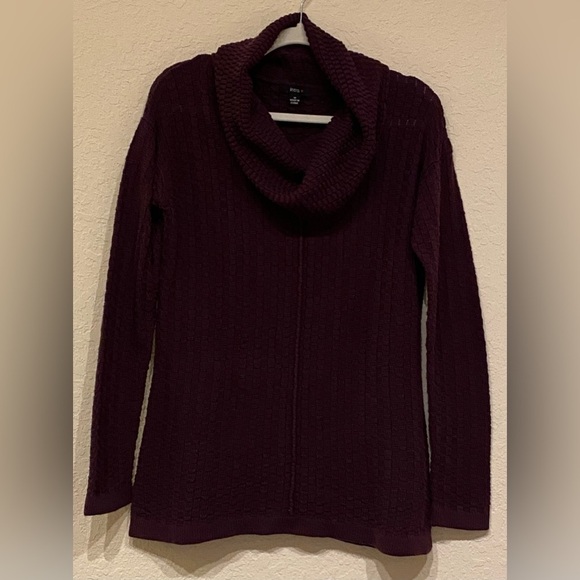 Intro. Women’s Long Purple Cowl Neck Knit Sweater Size M - Picture 3 of 9